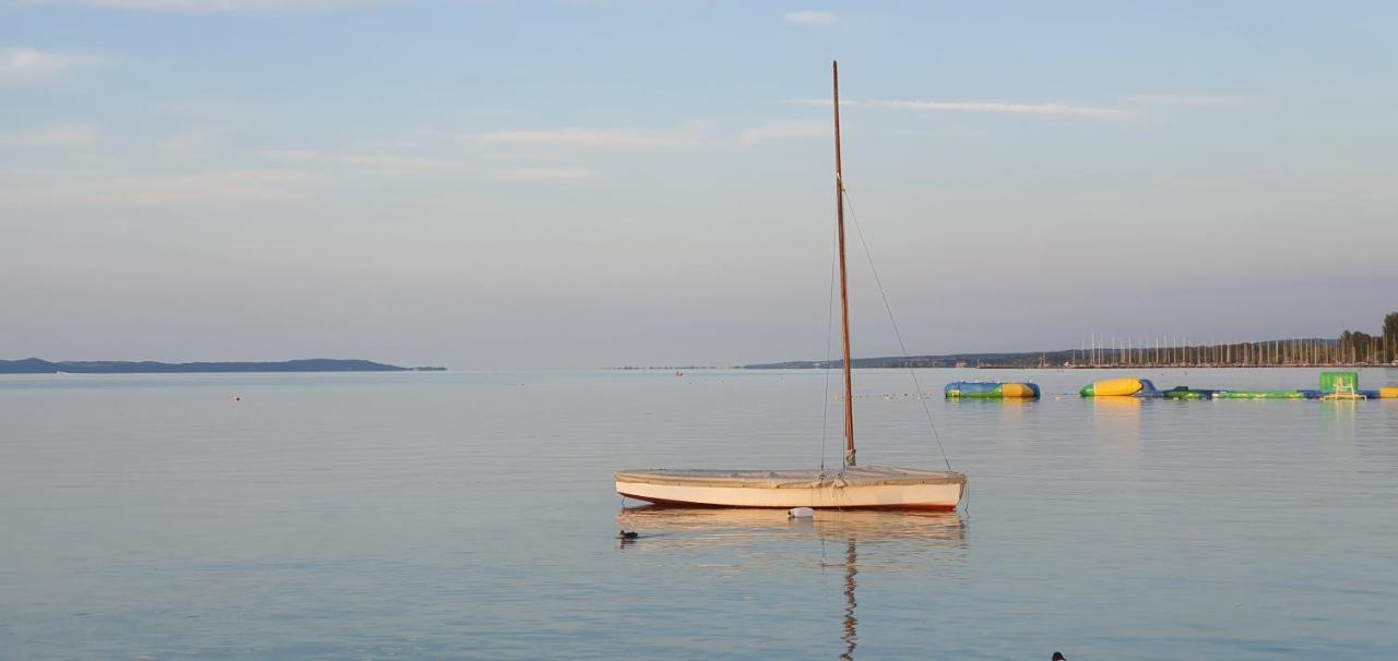 Napfény Resort Exclusive Balatonlelle Esterno foto